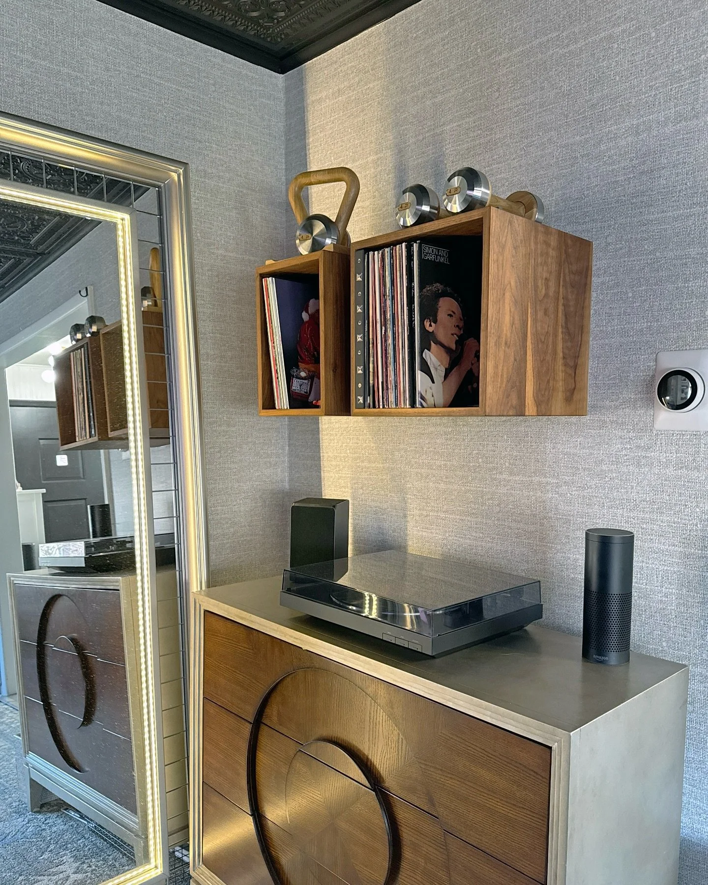 🏠 Reality check: Yes, Jim and I have our own home gym (shocking, I know 😆)&mdash;but fitness doesn&rsquo;t always have to be a big production.

Truth is, even with access to every piece of equipment imaginable, some of my best workouts happen spont