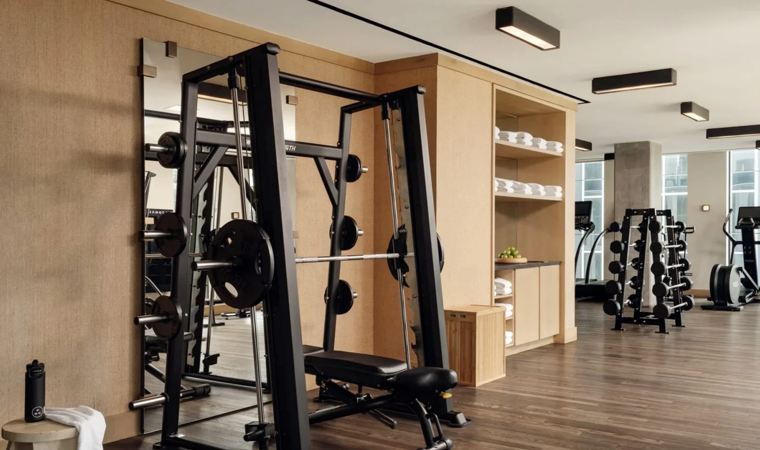 Luxury-hotel-gym-2.jpg