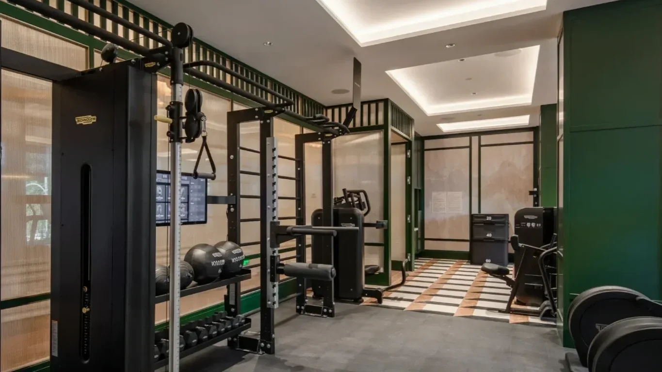 the-silk-lakehouse-shangri-la-luxury-hotel-gym-2.webp