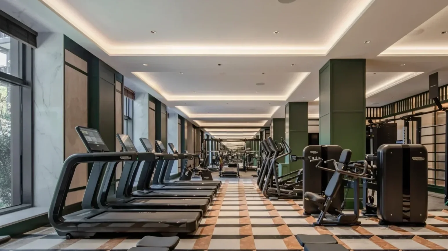 the-silk-lakehouse-shangri-la-luxury-hotel-gym-3.webp