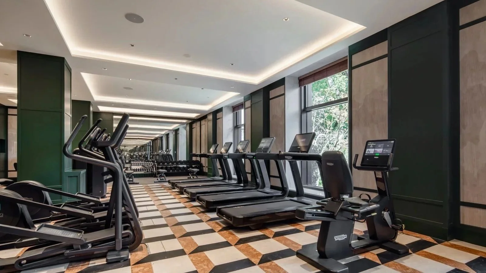 the-silk-lakehouse-shangri-la-luxury-hotel-gym.jpg