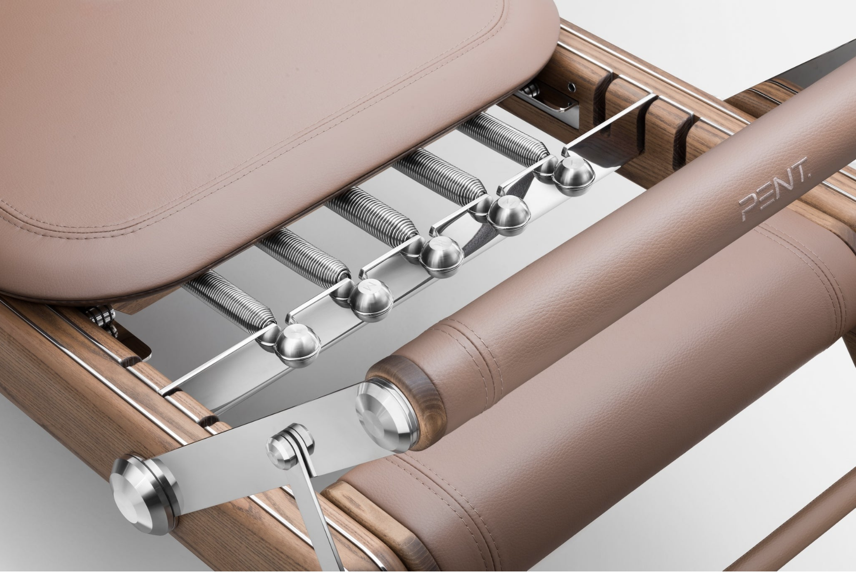 Detailed Close-up of the PENT JOANA pilates reformer.