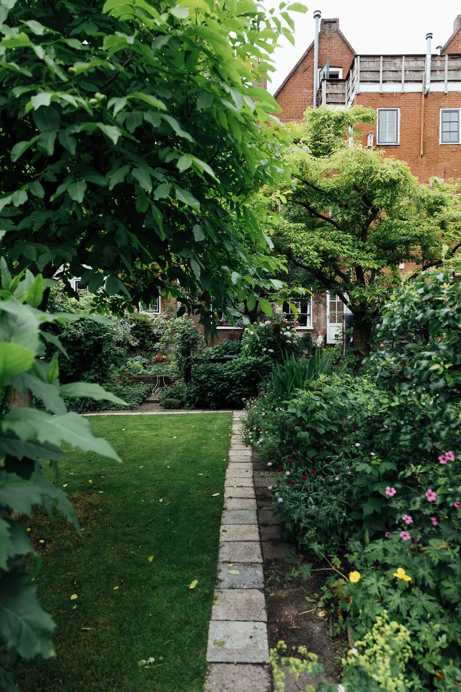 Amsterdam Gardens - green - greenery