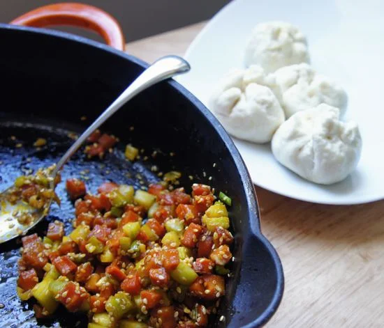 Just like in the picture on the bag of bao flour!