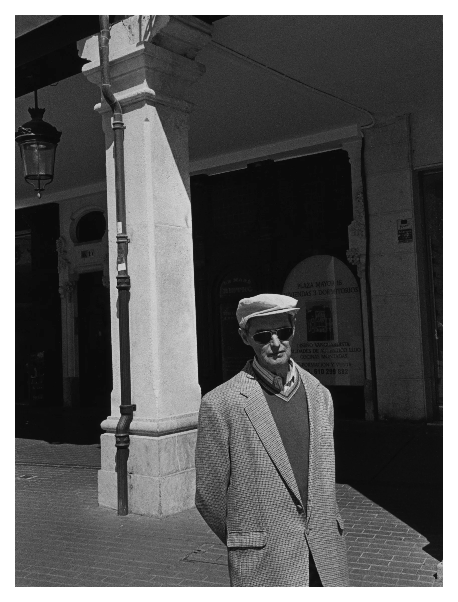 HombreBurgos026.jpg