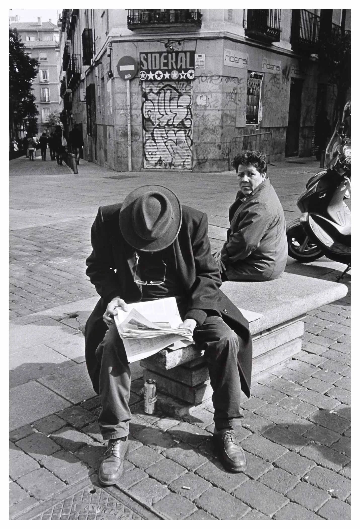 HombreeLeyendoMadrid.jpg