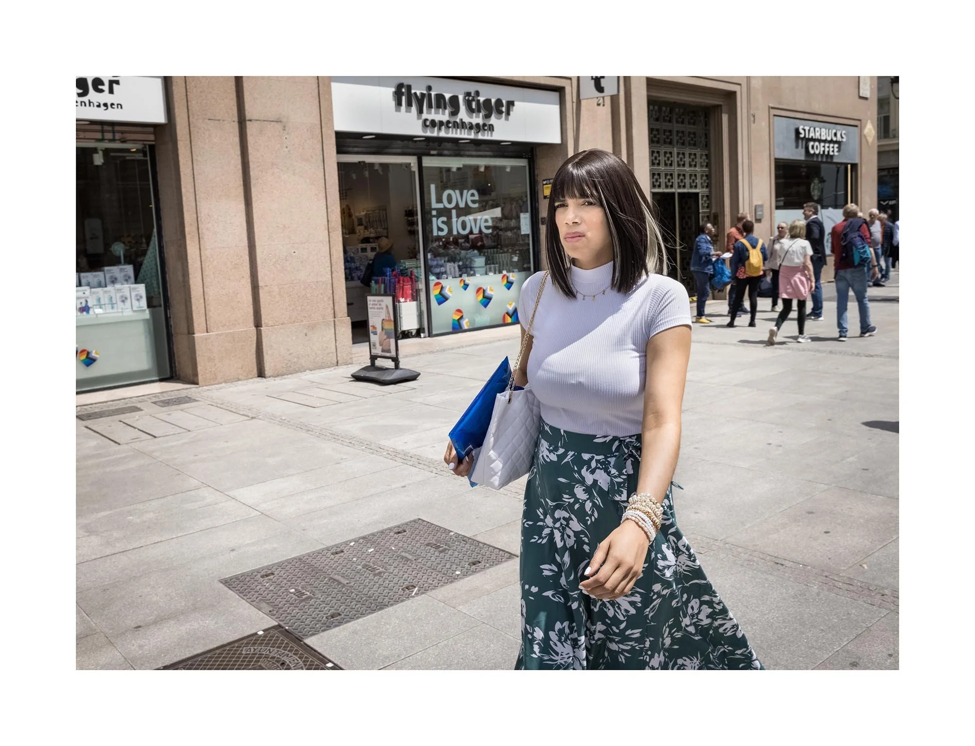 Mujer Madrid copia.jpg