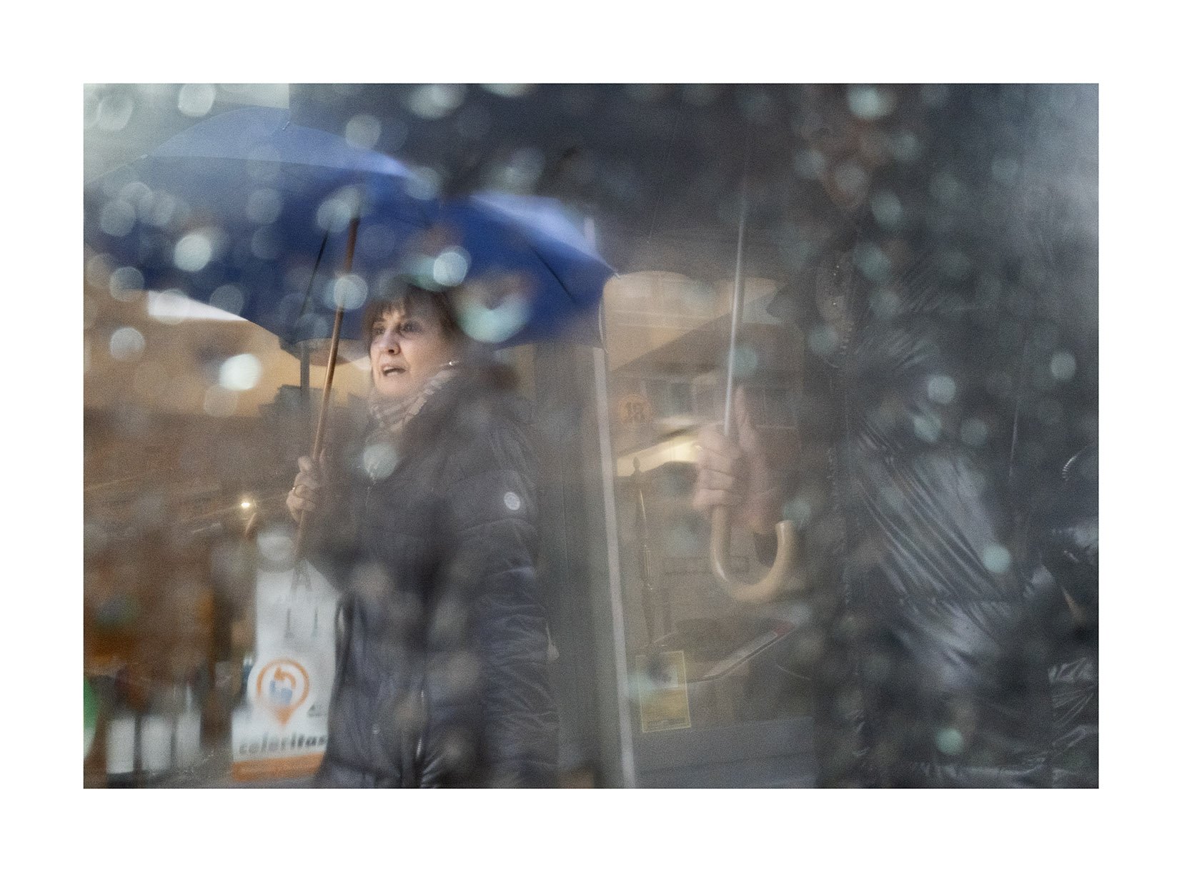 Bajo la lluvia copia.jpg