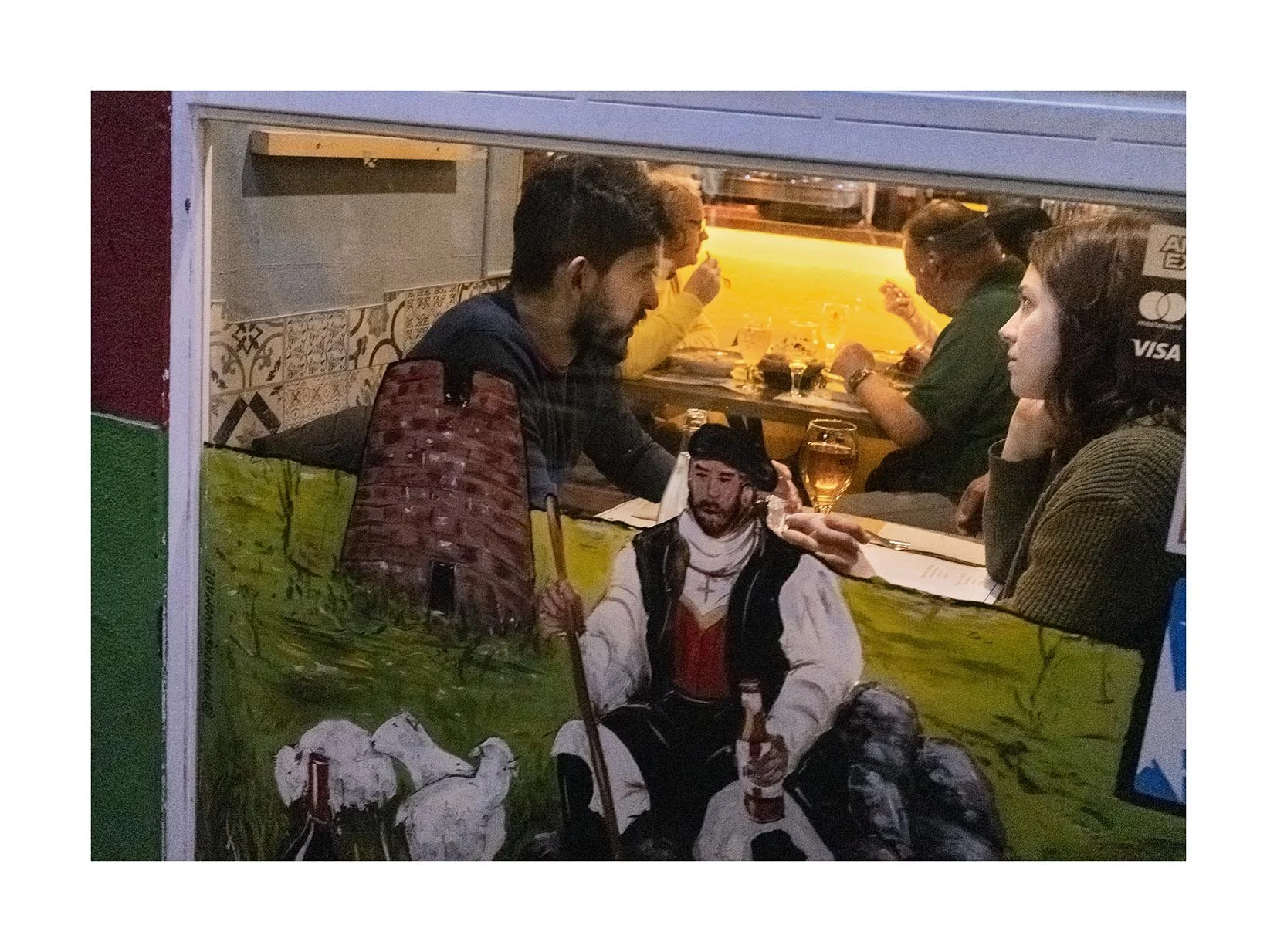 Pareja en bar copia.jpg