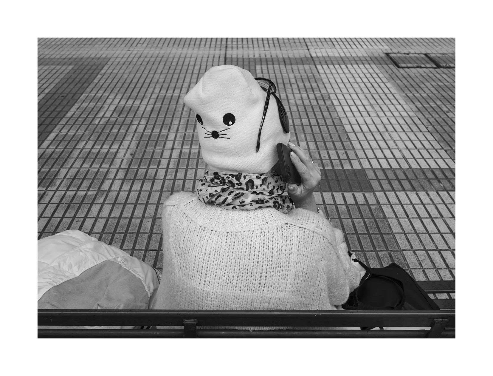 Mujer gorro gato copia.jpg