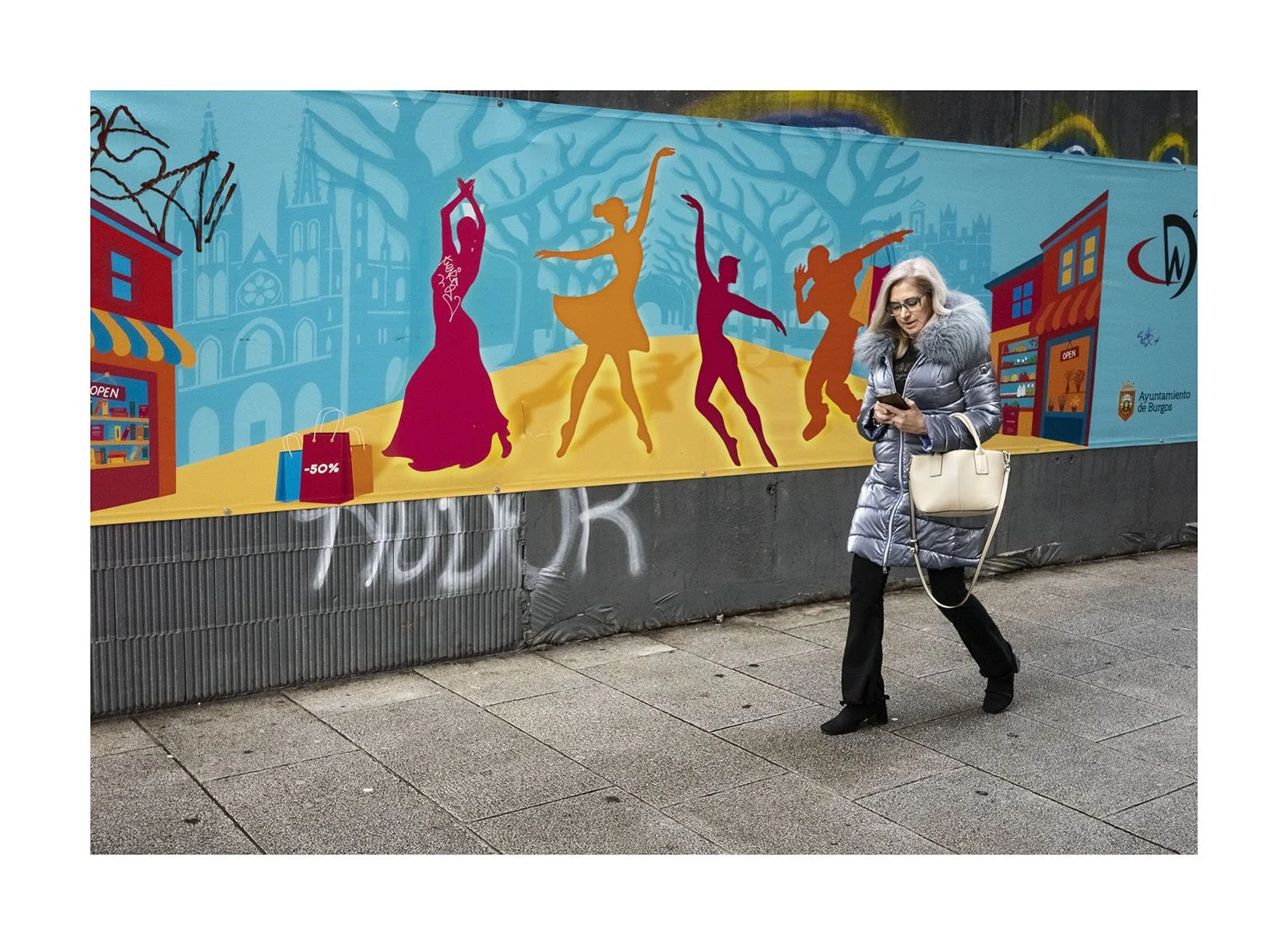 mujer y arte urbano copia.jpg