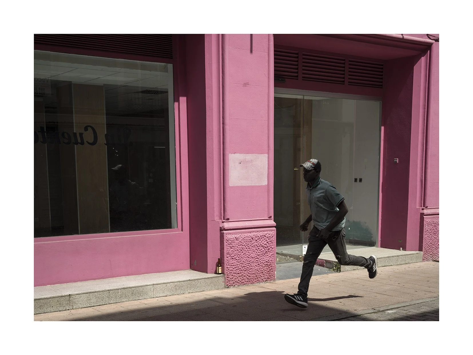 figura tienda rosa copia.jpg