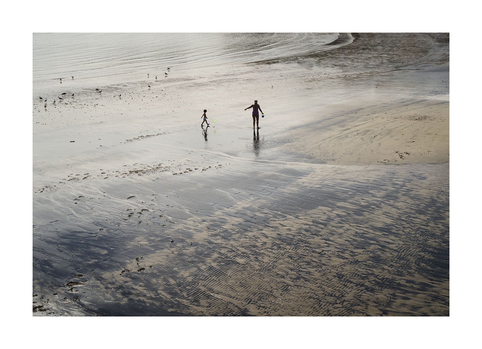 Madre y niño en la playa copia.jpg