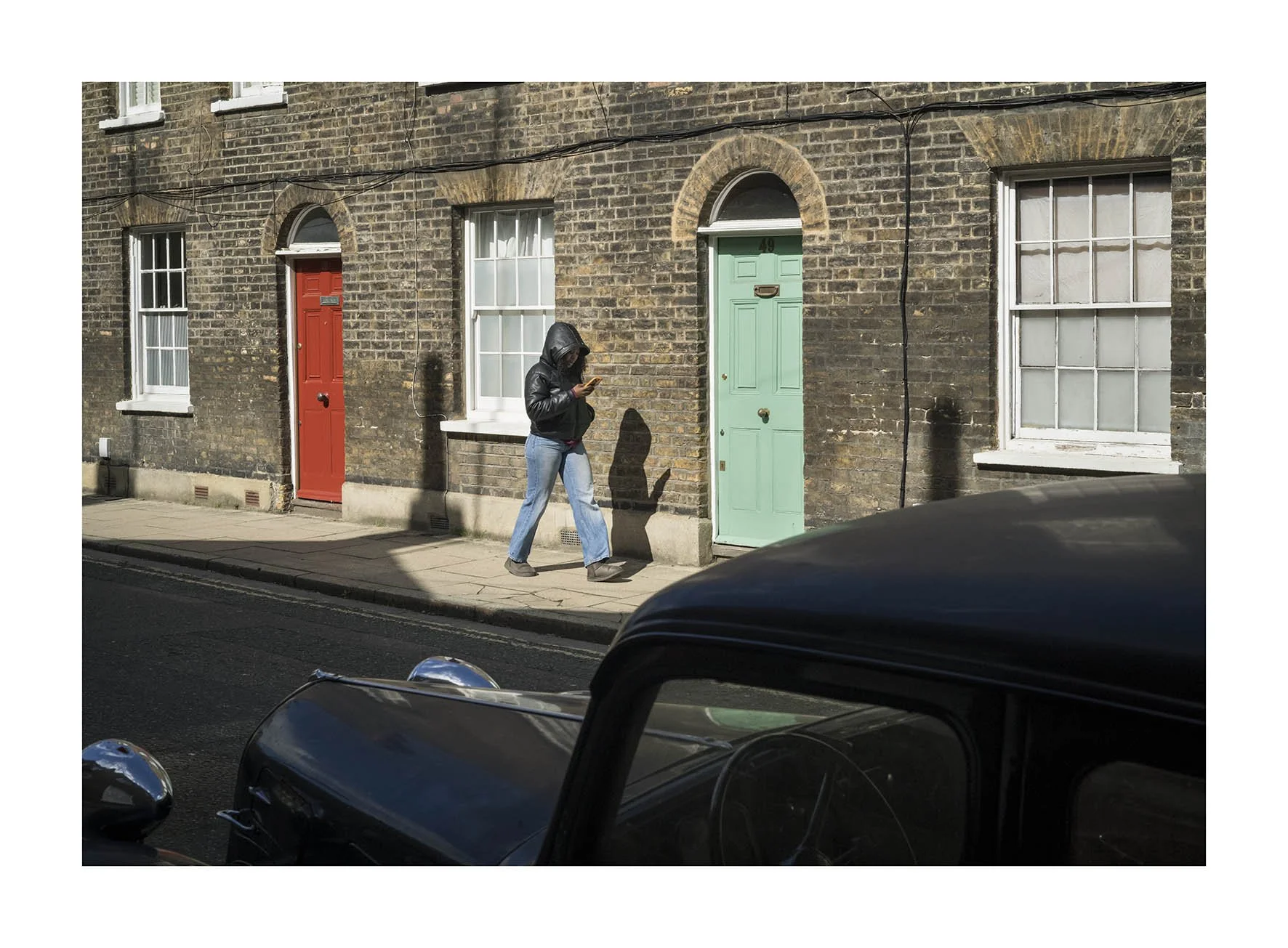 Old London cars and girl copia.jpg