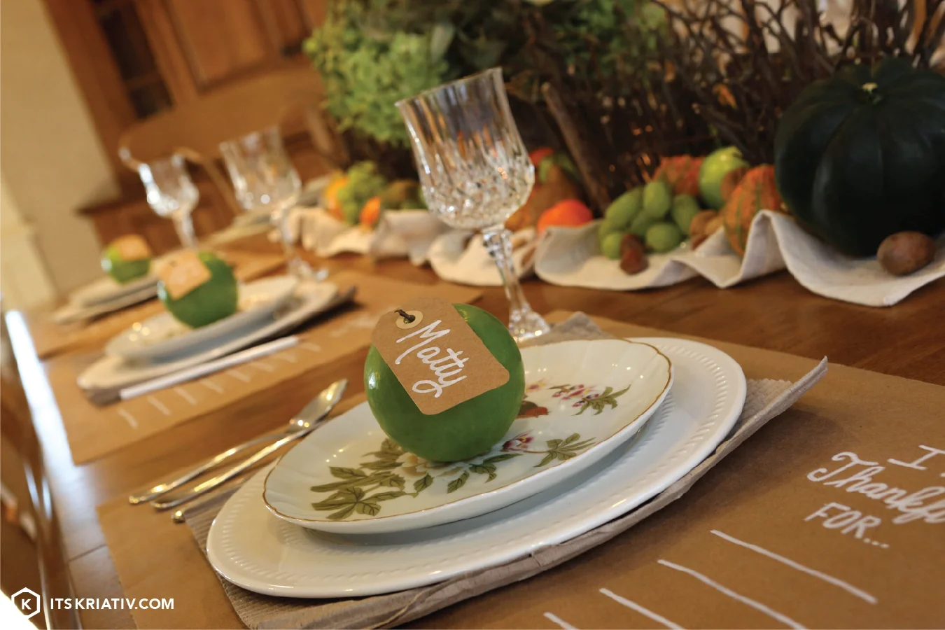 13_Nov_Decor-DIY-Thanksgiving-Place-Setting-06.jpg