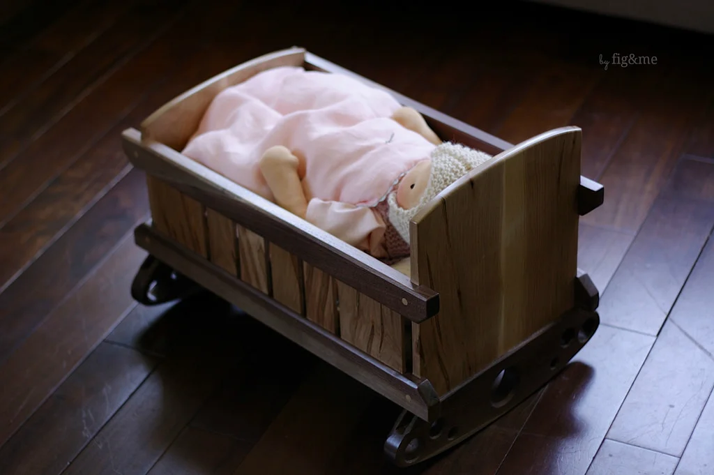 Wooden doll cradle, by Fig&me