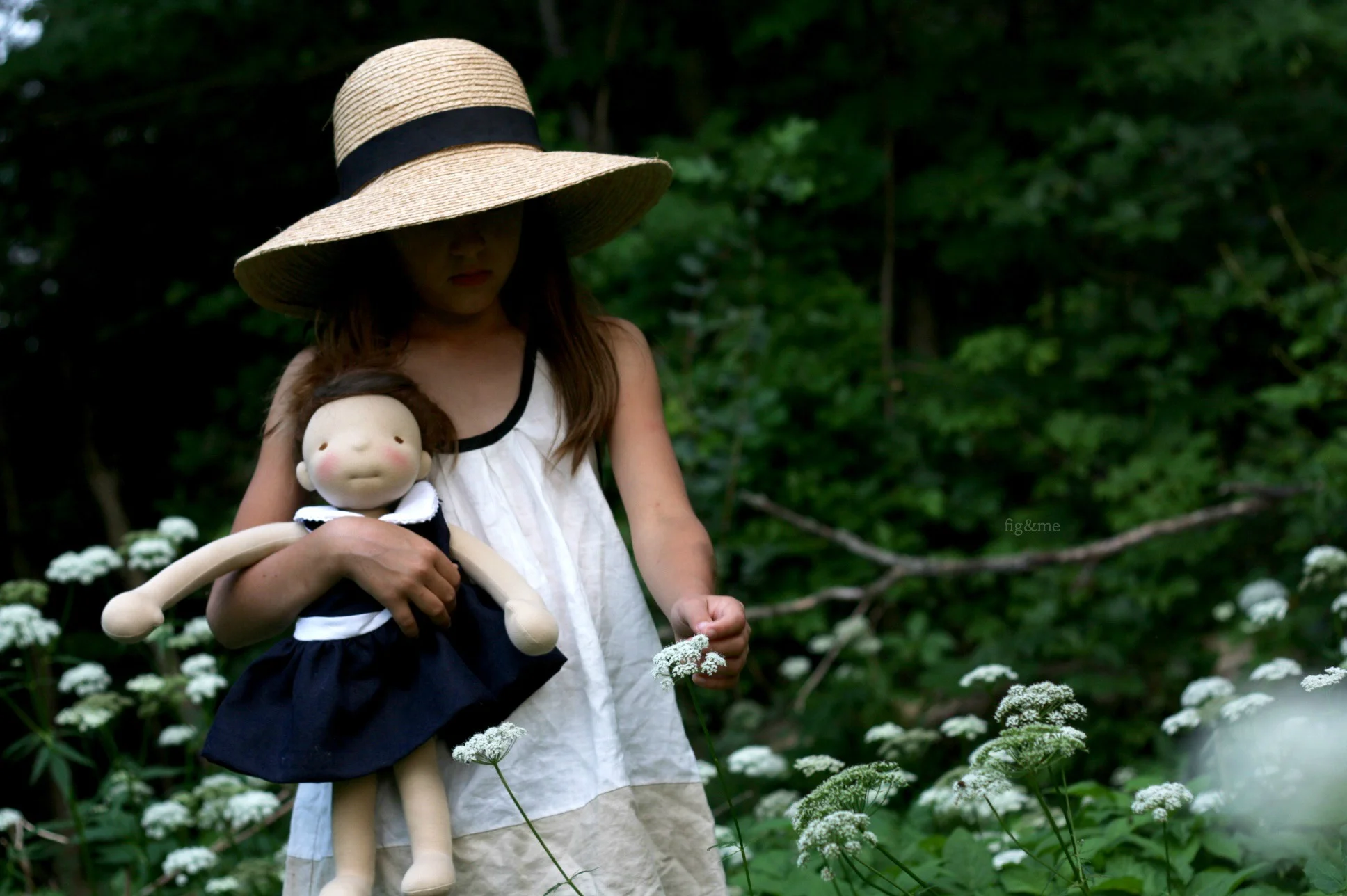 Natural toys and natural clothes, by Fig and me.