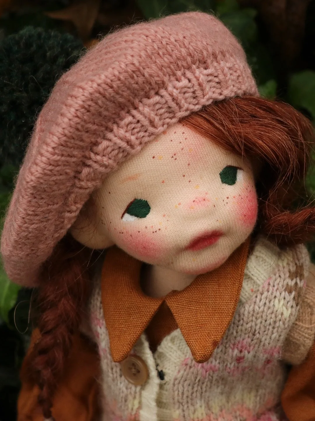 Looking for simple Christmas gifts 🎁 to make? 

Your dolls will love having a handmade knitted beret from your own two hands. 

I used to think that knitting in the round was traumatic, but it&rsquo;s actually quite easy and you avoid seaming knits,