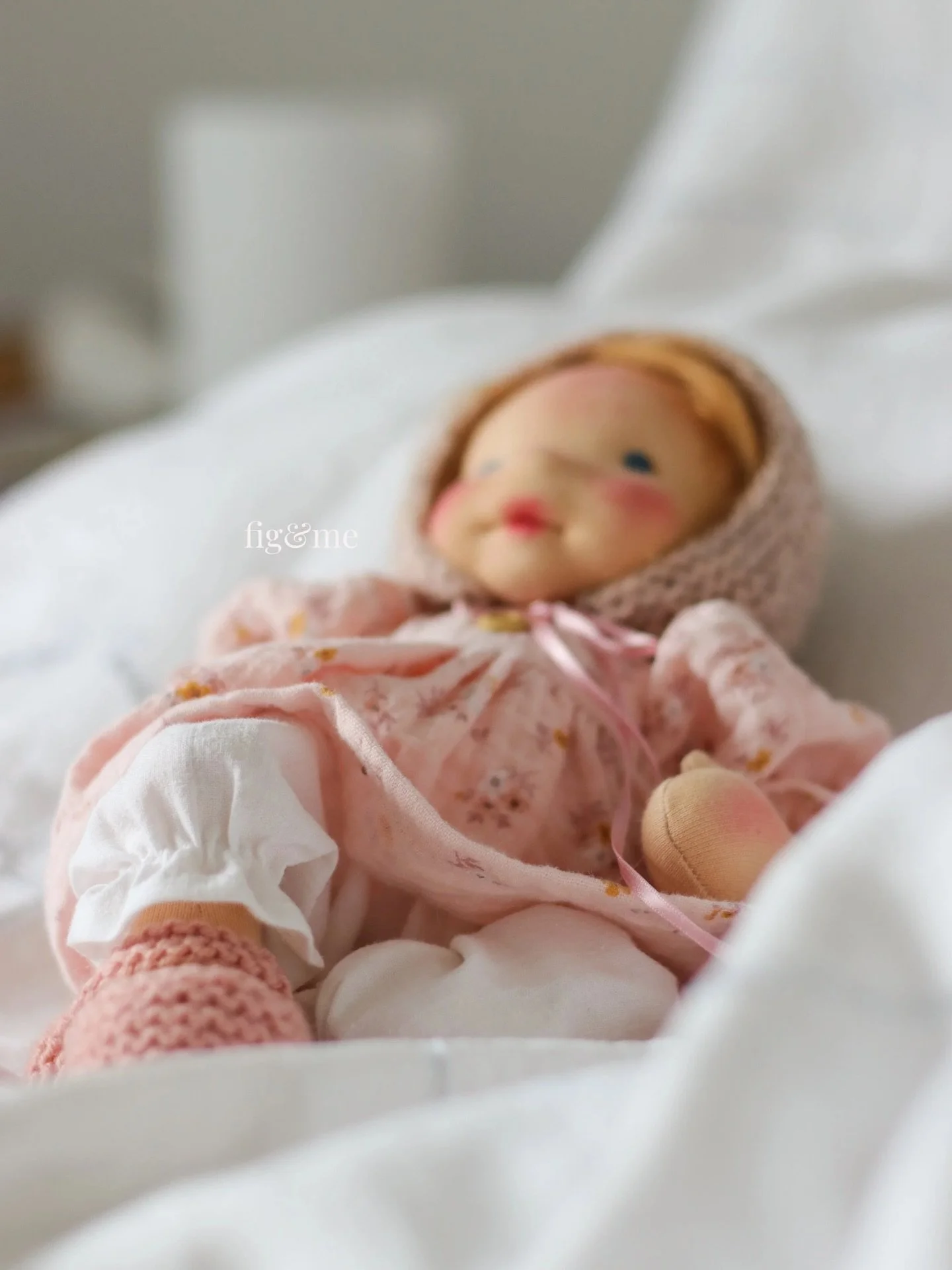 My name is Fabiola, and I firmly believe dolls are gentle vessels. You can store your hopes and dreams or retrieve childhood memories, amongst many other things.

I also believe dolls made with natural materials carry a more special energy, the inten