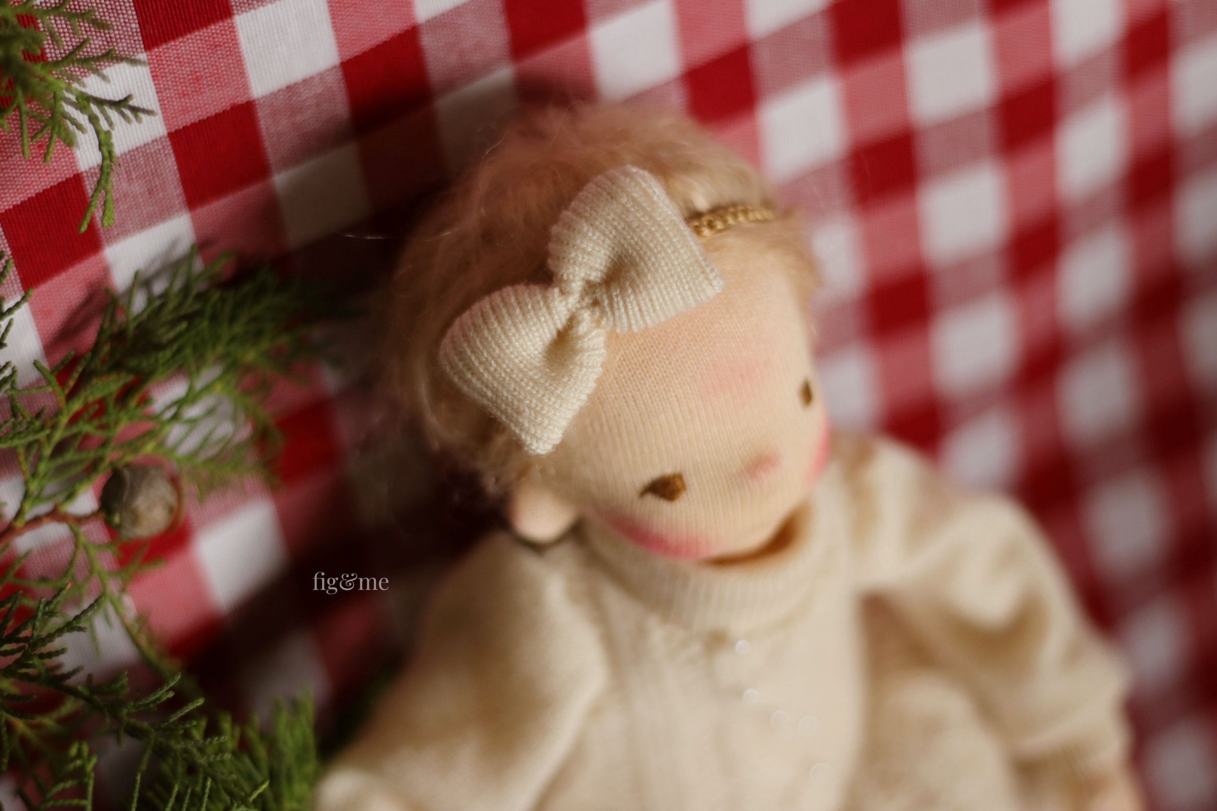 doll knit bow
