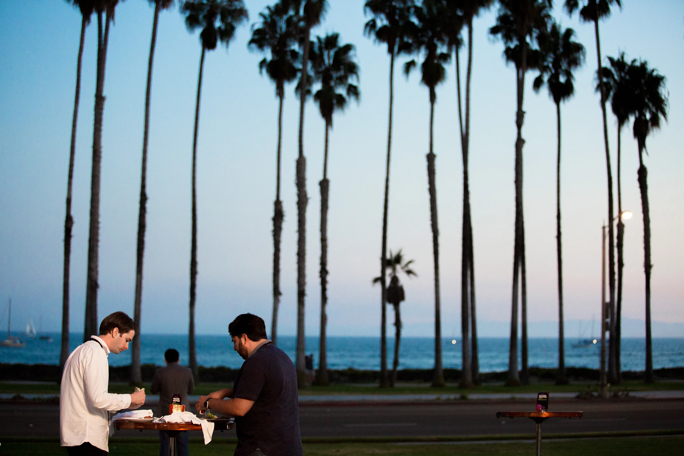 attendees_eating-01.jpg