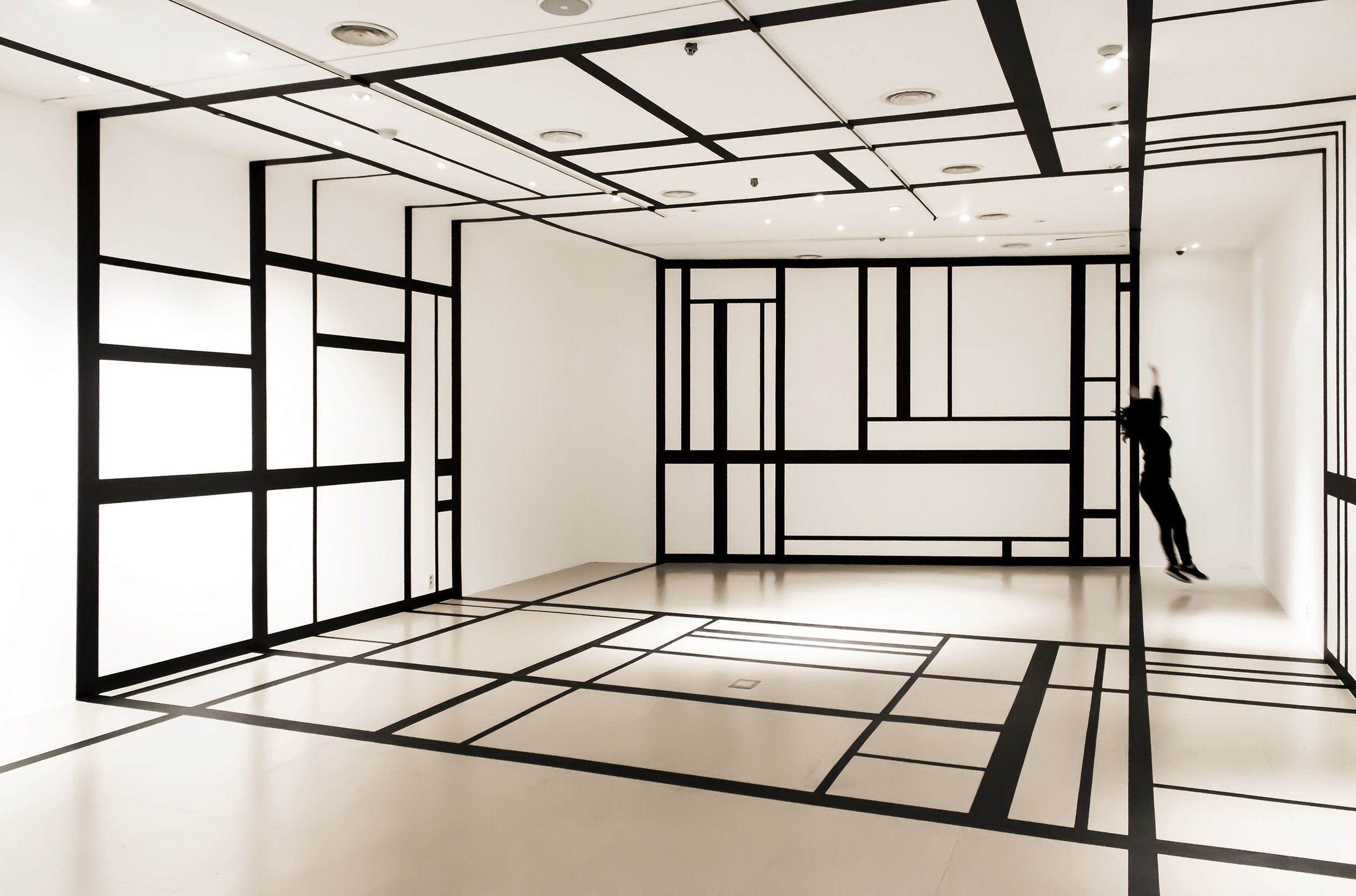 3.EunHyeKang_Linear Space_Tape_Site-specific installation_2018.jpg