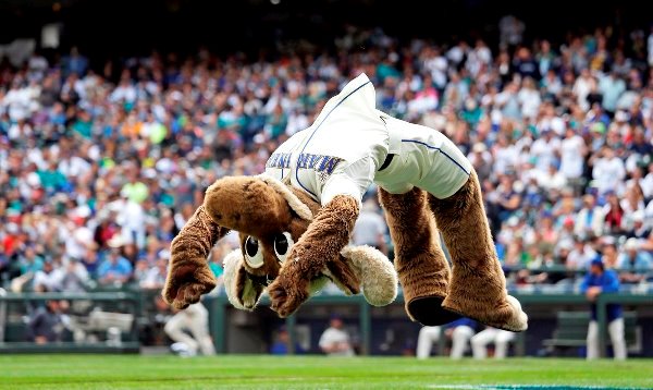 Whatever Moose, anybody can do that. (twitter.com)