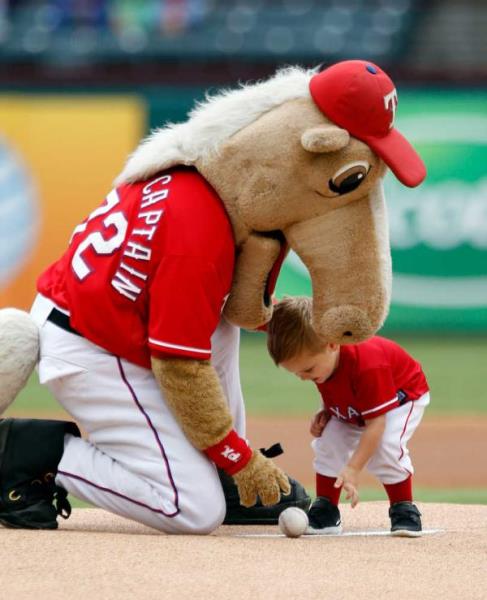 There's no way that horse has the guts to eat that boy. If it did, well then, maybe the Rangers' mascot would be ranked a little higher. (sportsbrat.com)