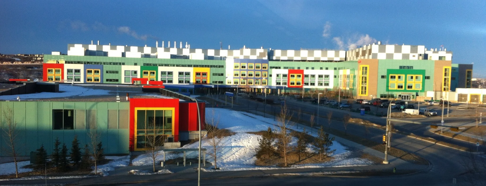 I take a lot of flack over the fact that I like this building a lot. But then i am a sucker for colour and I am a kid at heart. Yes, it looks like lego design, which is not surprising as children were consulted in the design. I love the fact that the building shouts "children."
