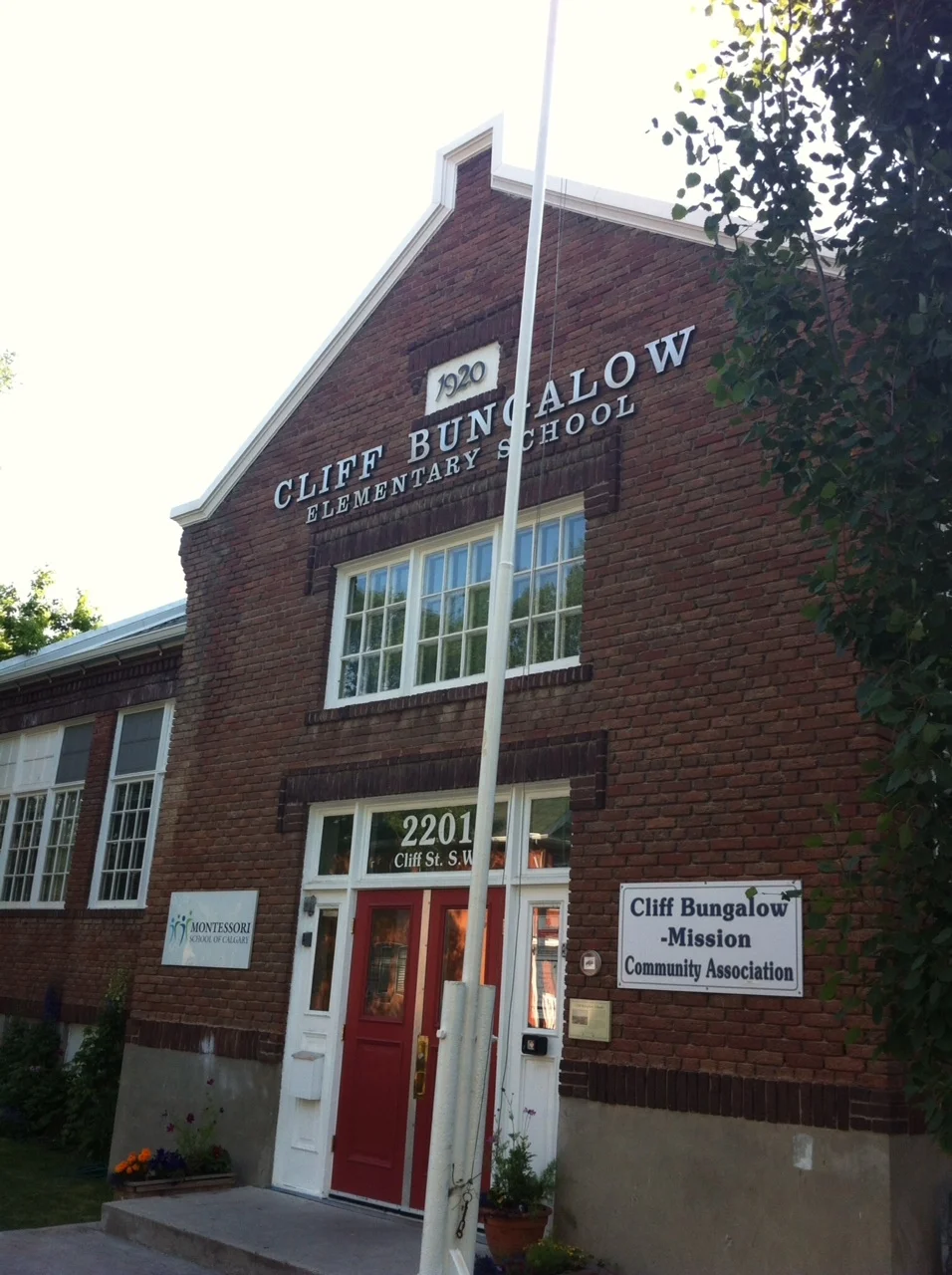 Cliff Bungalow school's inviting doors looks more like the front entrance to a home than to a school. 