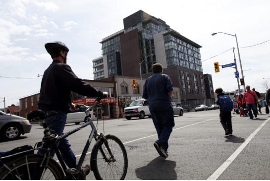 Allowing development of more mid-rise condos along transit corridors in the GTA would open affordable home-ownership options and help revitalize commercial "dead zones," a new report says. (Toronto Star) Avenues and Mid-Rise Study City of Toronto Report