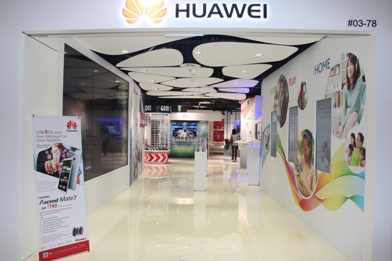 Huawei’s retail arm had 35,000 of its own stores around the world at the end of May, up 116 per cent year on year. It has 11,000 stores in mainland China, 6500 stores across the rest of Asia, 6200 in Europe and 1500 in South America. This compares with Apple ’s 484 retail outlets in fewer than 20 countries.