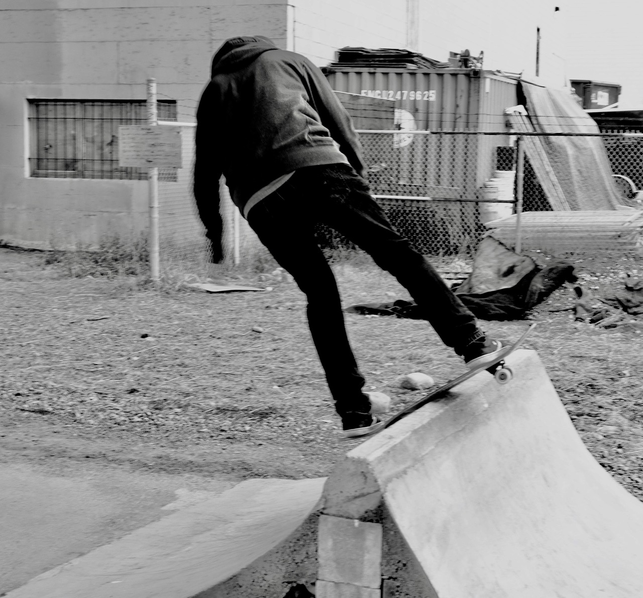 While was there people came and went, some were helping to build and fix up the park, others were there to try it out. There was a wonderful sense of community and camaraderie. 