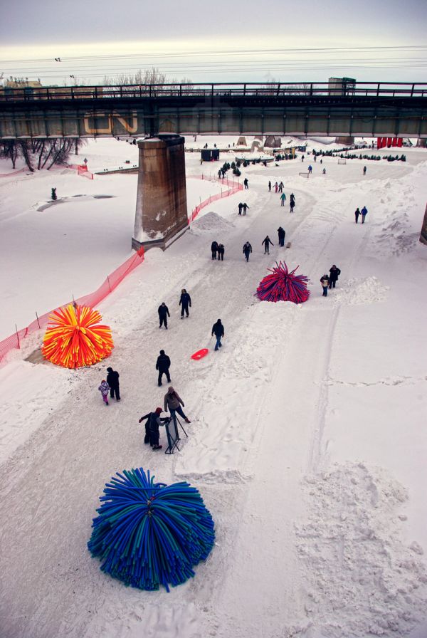 Winnipeg is famous for having the world's longest skating rink with warming huts designed by international artists and architects including Frank Gehry and Anish Kapoor. 