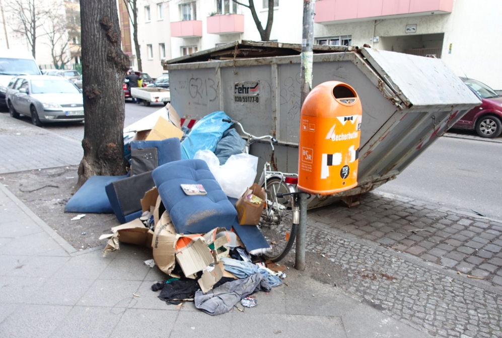 It is not uncommon to find the streets littered with garbage.