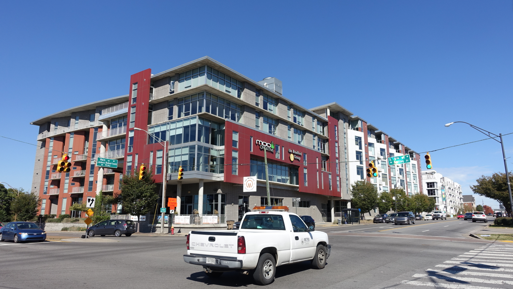 East Nashville is similar to Calgary's Inglewood/Ramsay with a mix of new condos and working-class homes. It has numerous pedestrian hubs, but no contiguous pedestrian streets. 