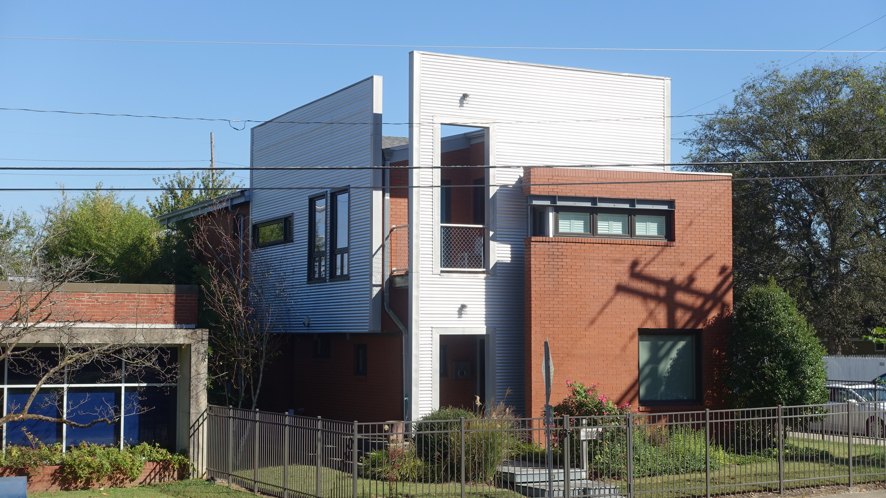 New infill homes homes in Nashville's City Centre are very popular.
