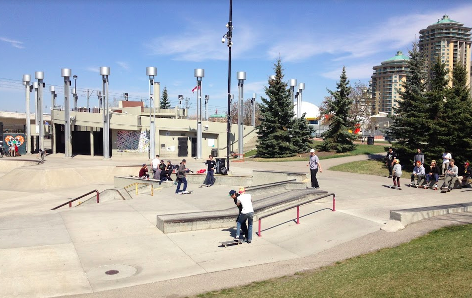 The skateboard part has three separate areas - beginners, intermediate and experts. It is one of the largest free public skate parks in the world.