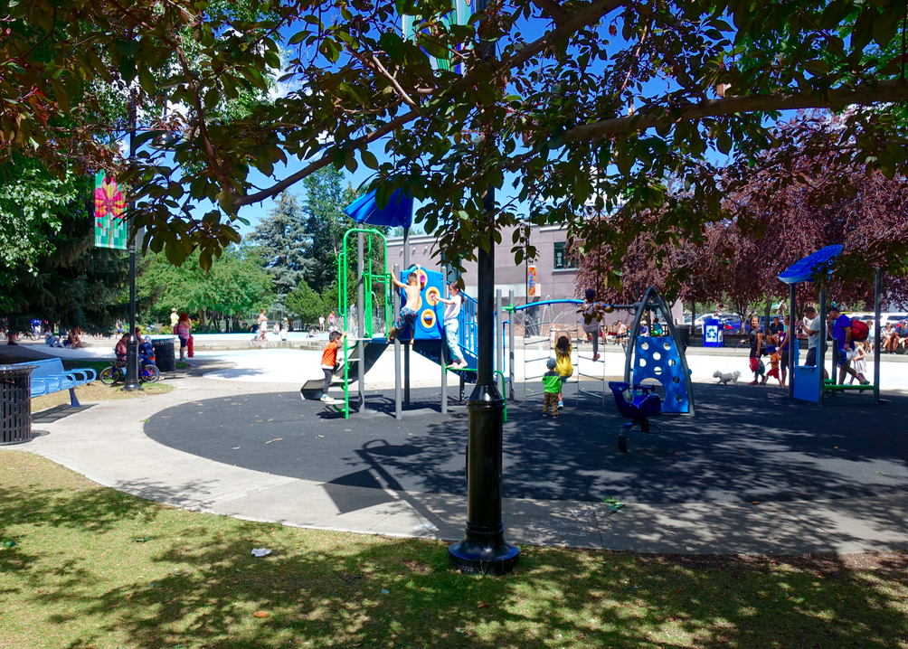 Found this lovely playground in Inglewood as the pathway winds its way through some century-old streets with large and small century homes and new infills. 
