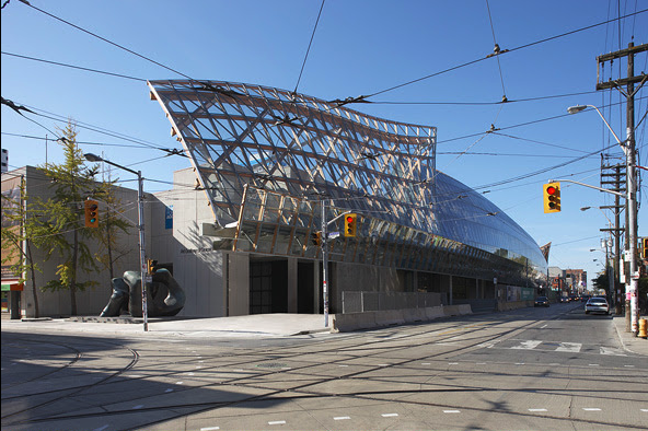 Frank Gehry’s addition to the Art Gallery of Ontario enhances Toronto’s image as futuristic city even if the streetscape is harsh.