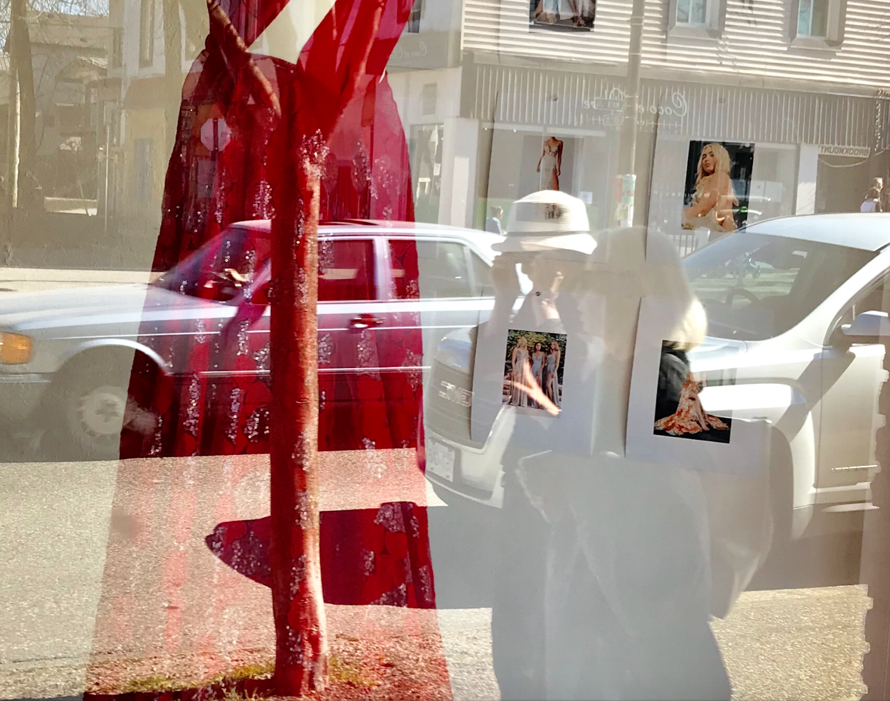 There are some great “window licking” photography opportunities along Main Street. A sure sign of a pedestrian friendly street.