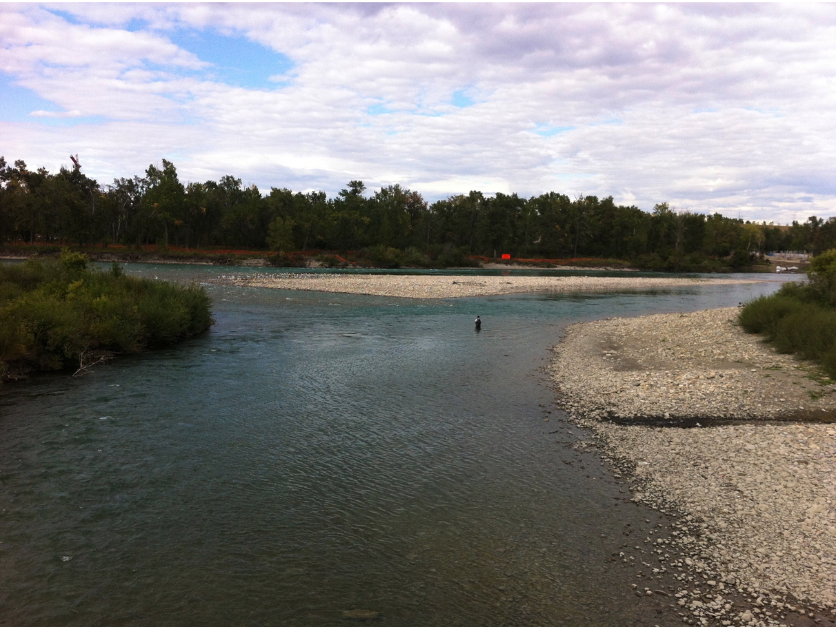 Don’t be surprise if you find some people fishing in the river.
