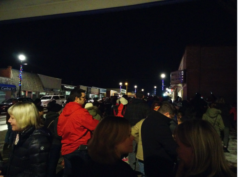Strathmore has numerous community events like the annual Downtown Night Market and lighting of the Christmas Tree.