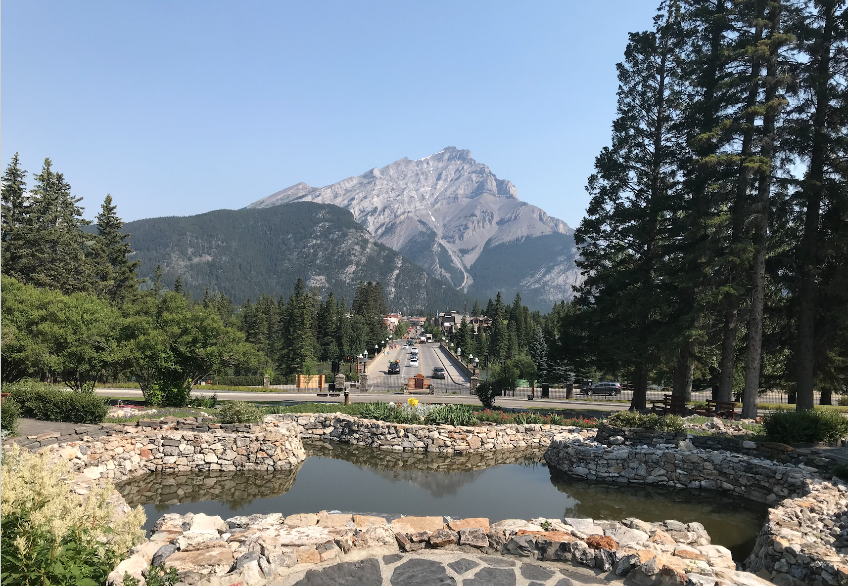 Best Places in Alberta for a Honeymoon: From Mountain Magic to City Romance