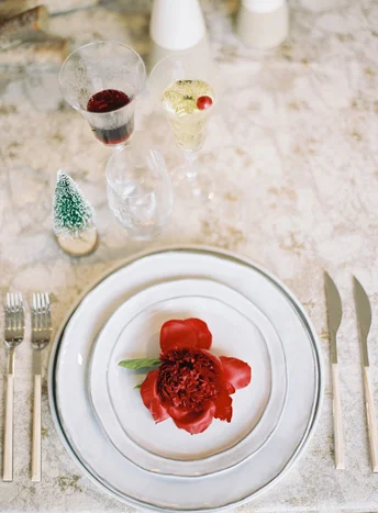 White tablesetting.jpg