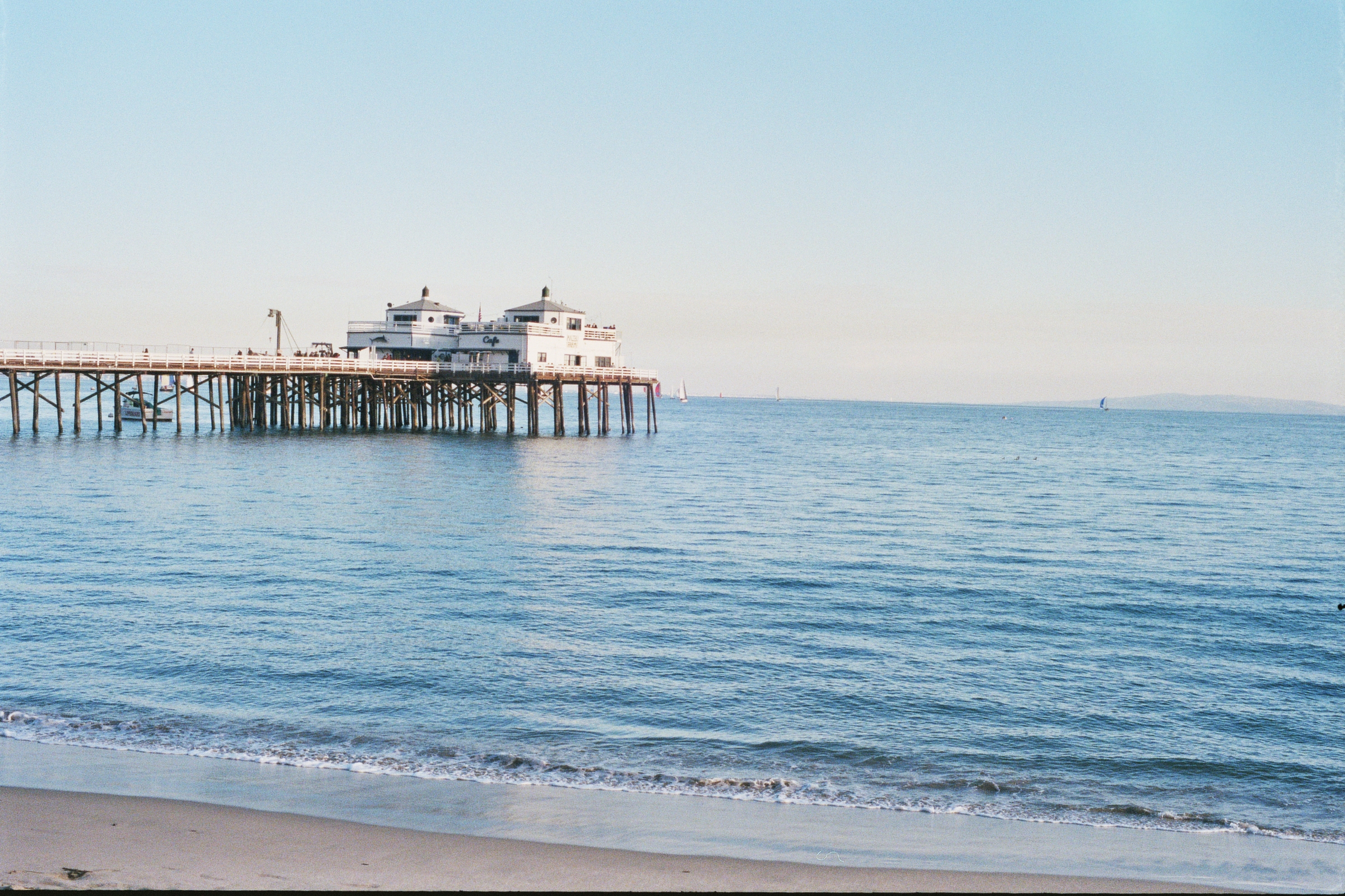 Malibu Farm Cafe on the pier, where we enjoyed a delicious lunch in the sun