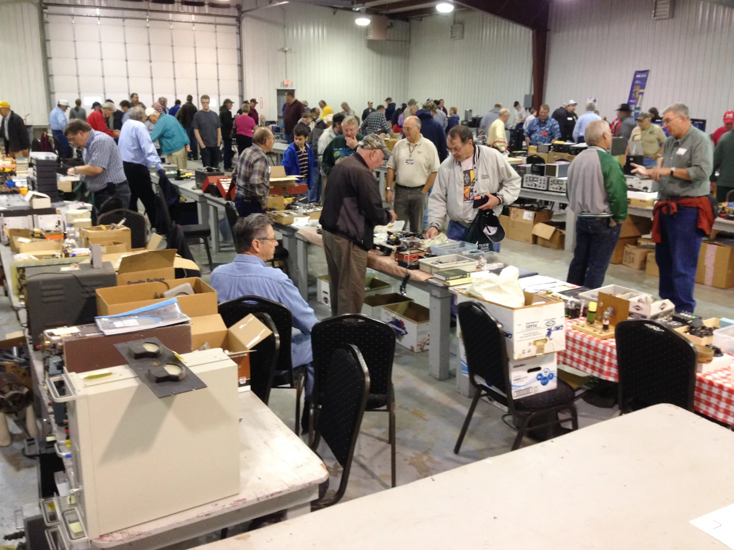 A good turn out on a cool & rainy morning