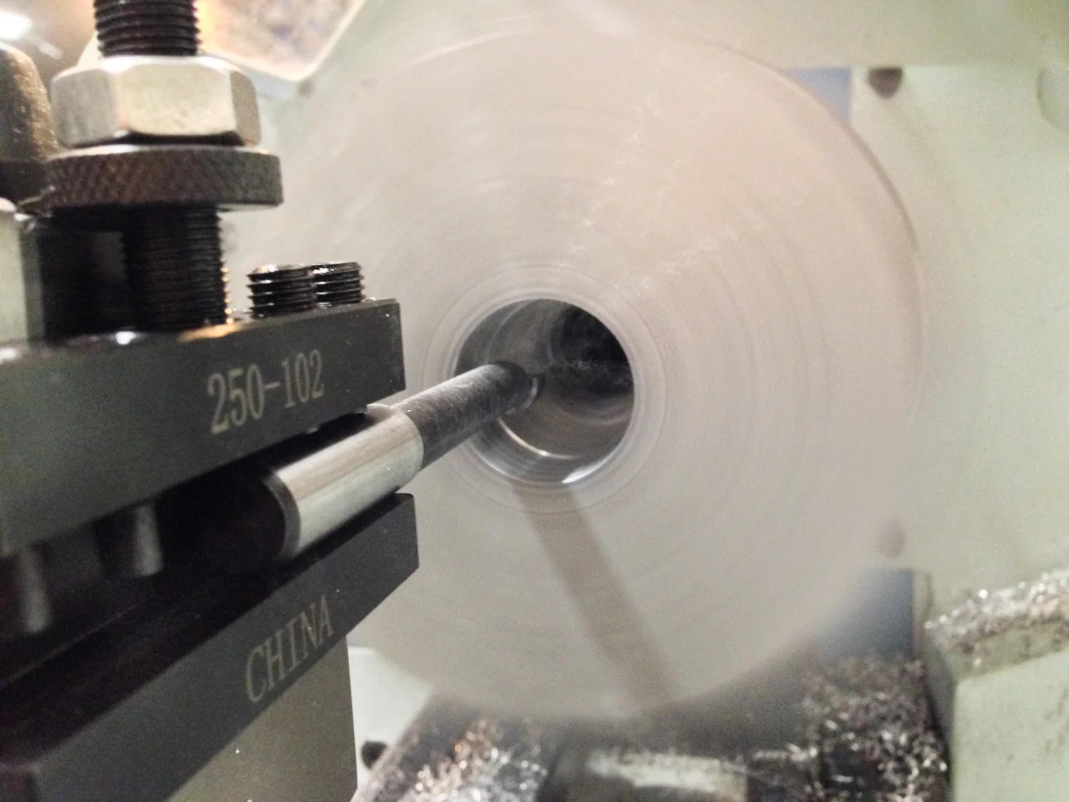 Boring bar making chips