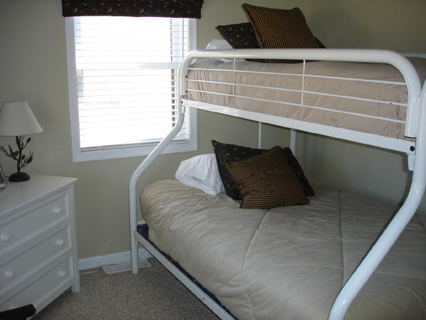 Second Bedroom (double bed on bottom)