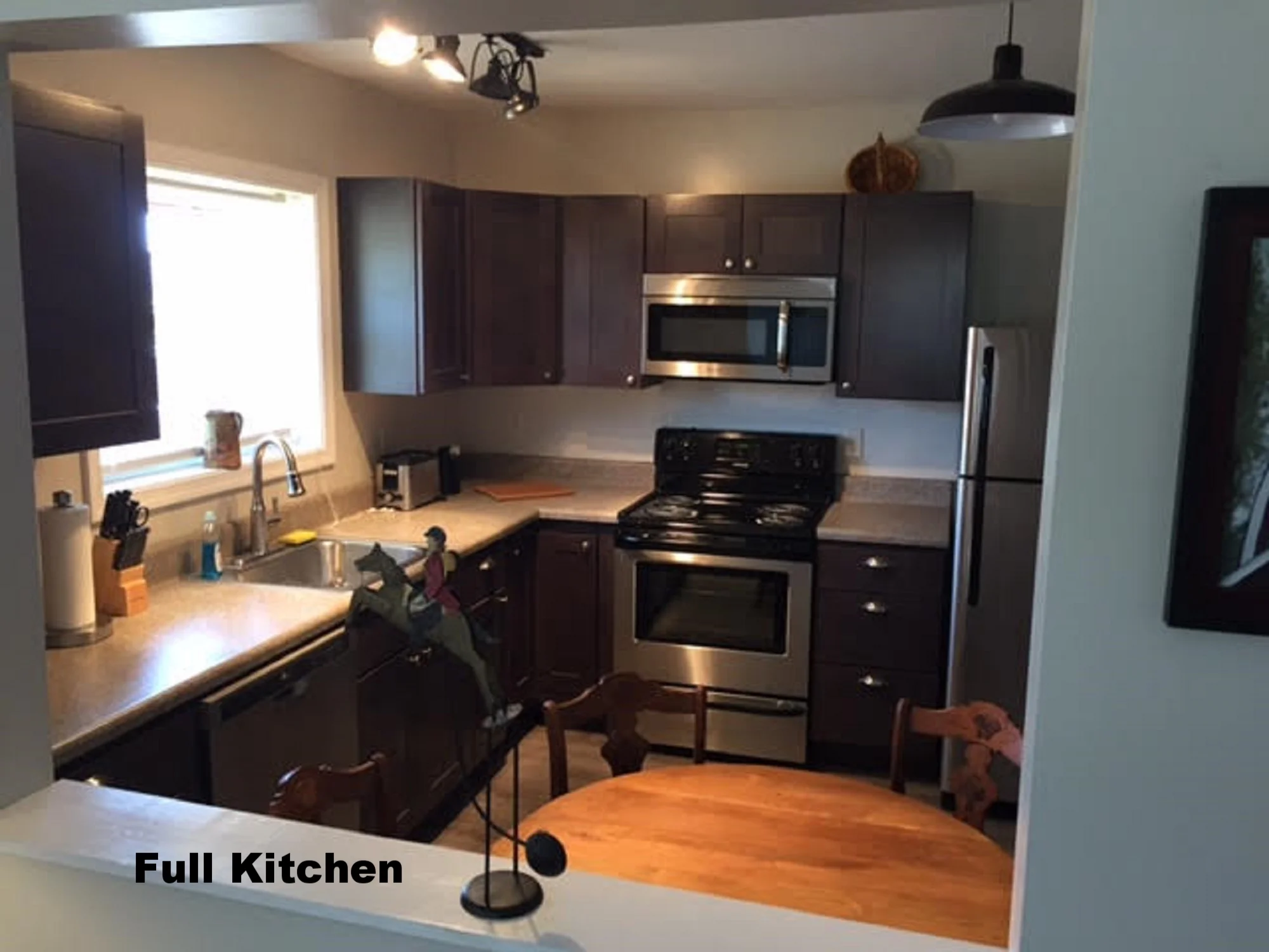 Barn Apt. Kitchen 2 resized.jpg